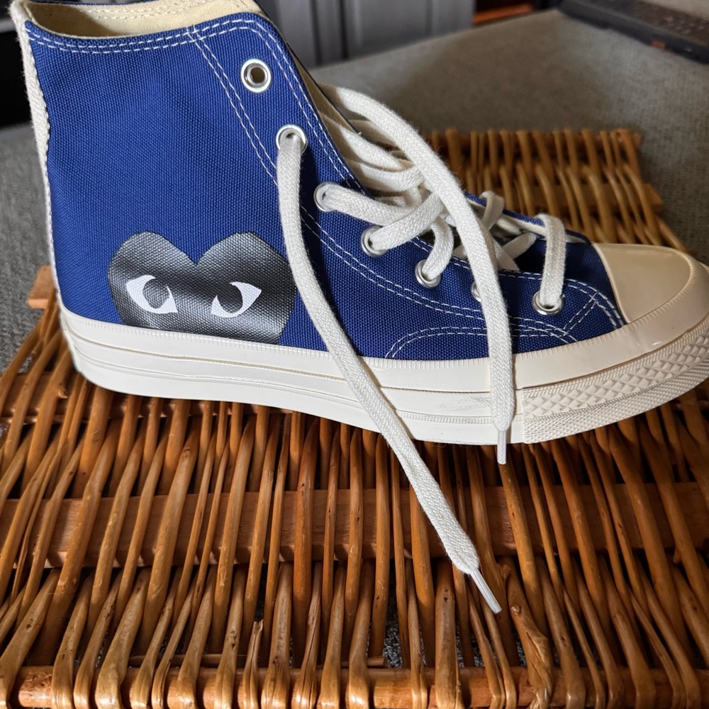 Converse play